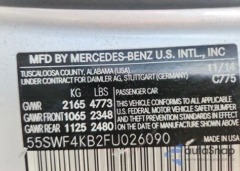 2015 Mercedes-Benz C 300 4Matic z USA, uszkodzony, nr VIN 55SWF4KB2FU026090